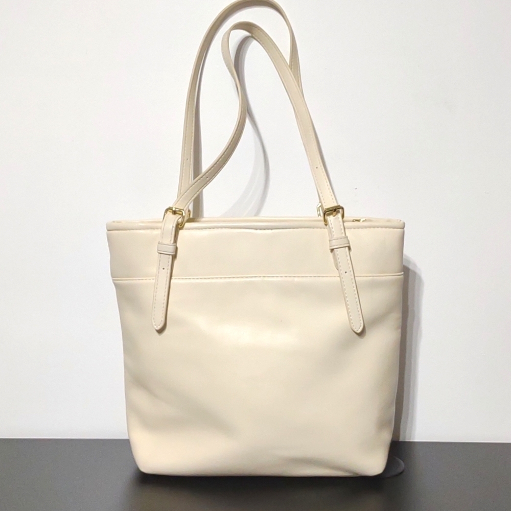 Betsey Johnson Faux Leather Cream Heart Detail Purse Handbag - Picture 2 of 10